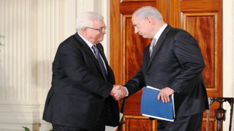 الرئيس الفلسطيني مع الارهابي نتن ياهو